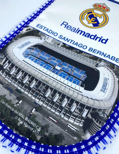 Banderín Real Madrid estadio Santiago...